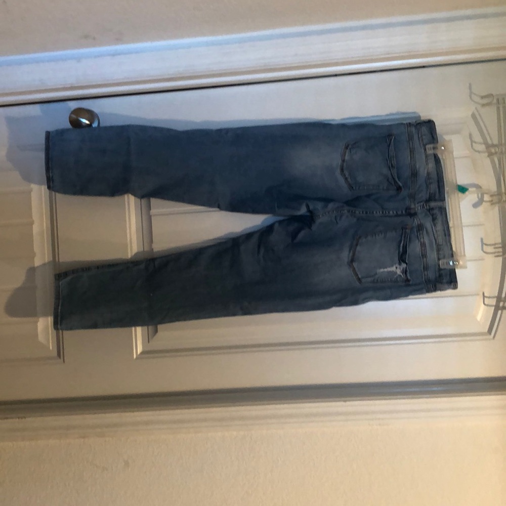 Distressed Jeans - Picture 2 of 3